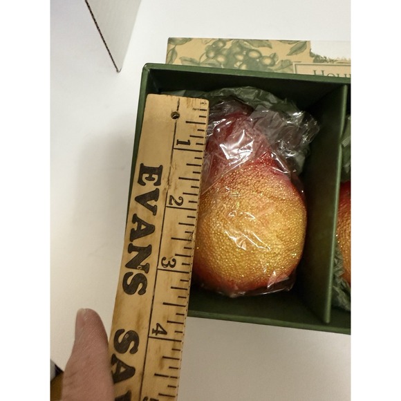 White Barn Holiday CANDLES Sugared PEAR • Glitter • Unscented • Wrapped • Rare - Picture 4 of 8